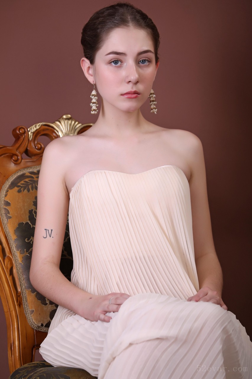 [193P] Alissa居家太太风写真