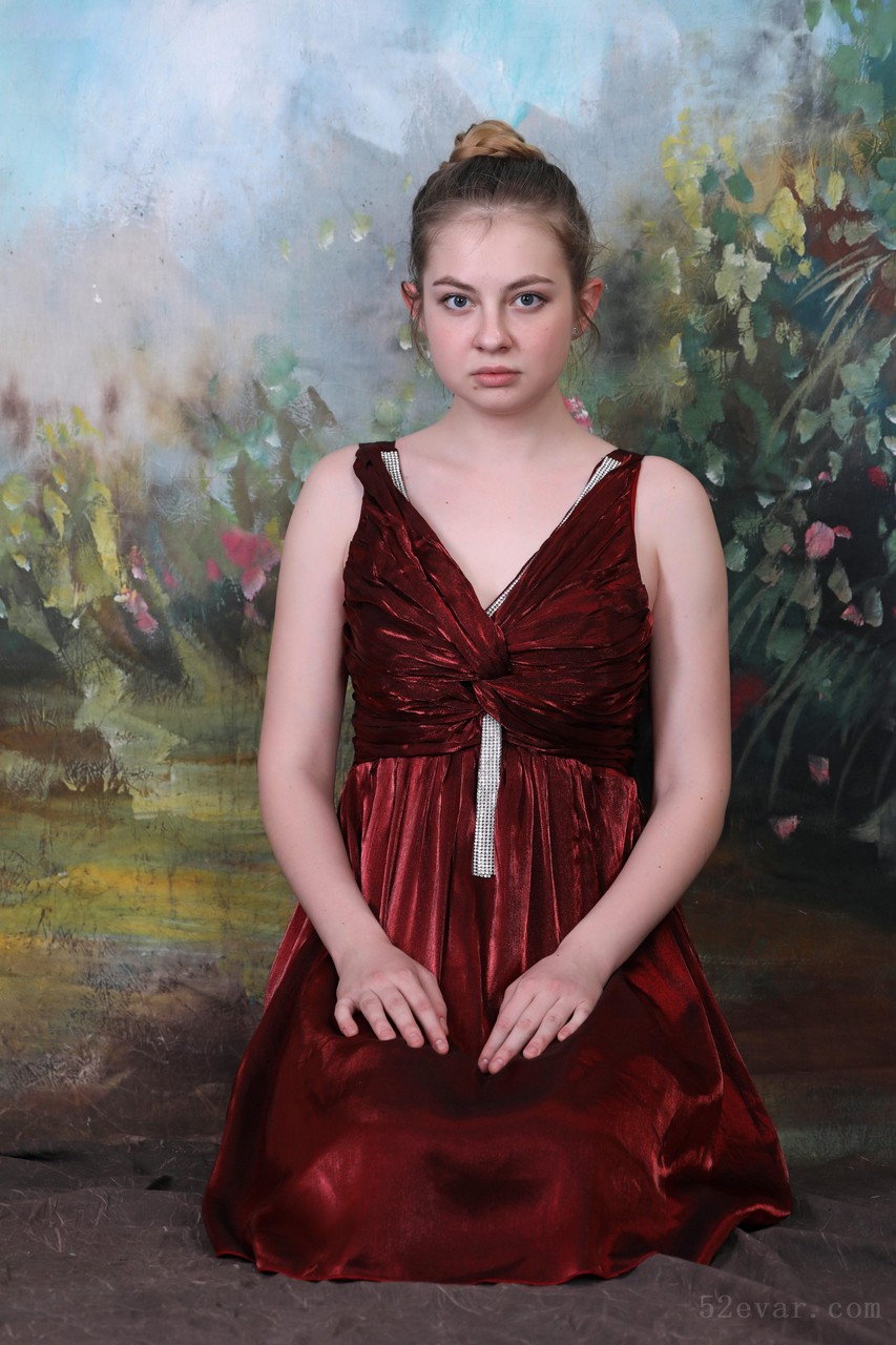 [186P] Bella深红色敬酒服写真