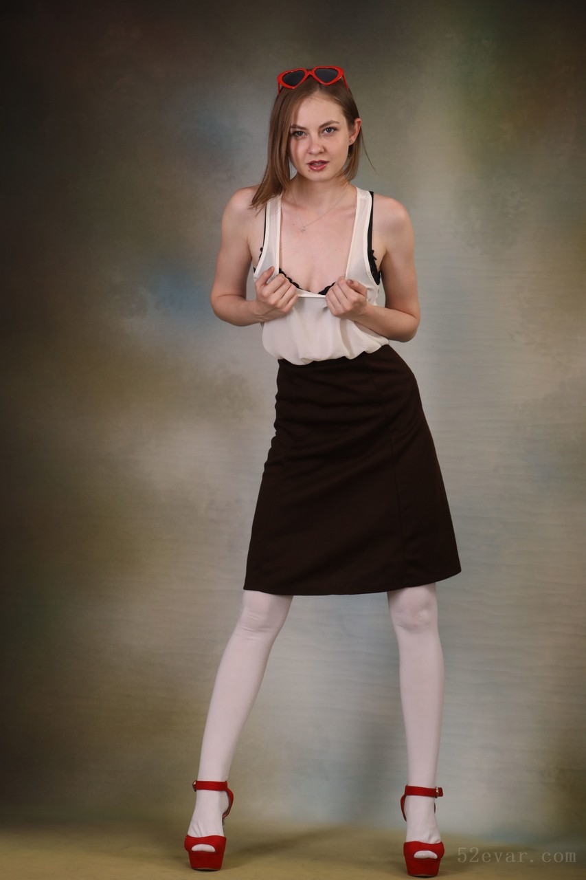 Bella半透白丝袜写真