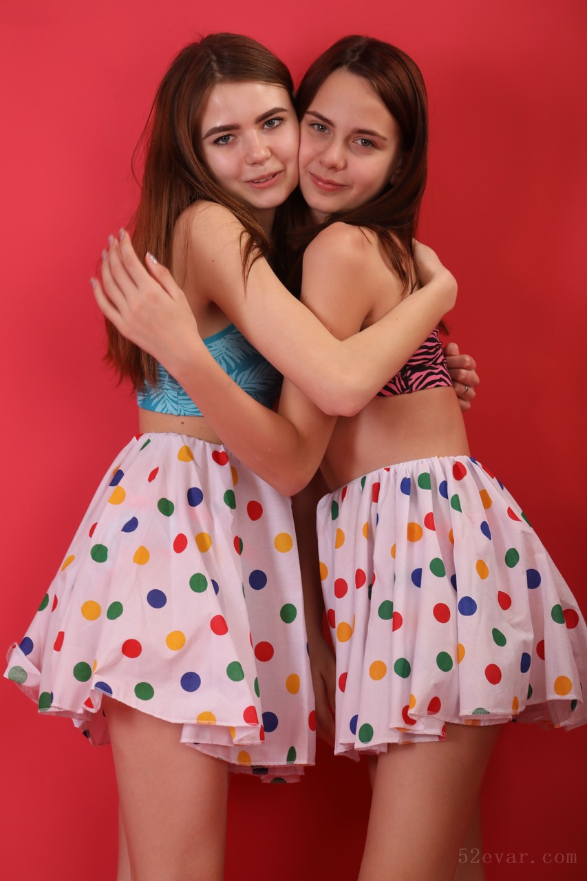 [265P] Multi彩裙双人写真