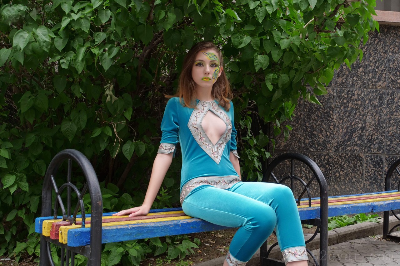 Alissa蓝色彩绘艺术写真