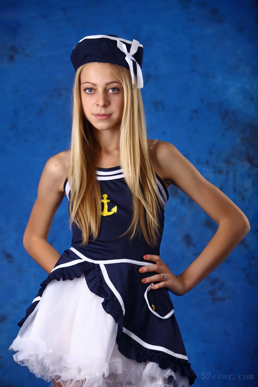 [194P] Anastasia洛丽塔白裙写真