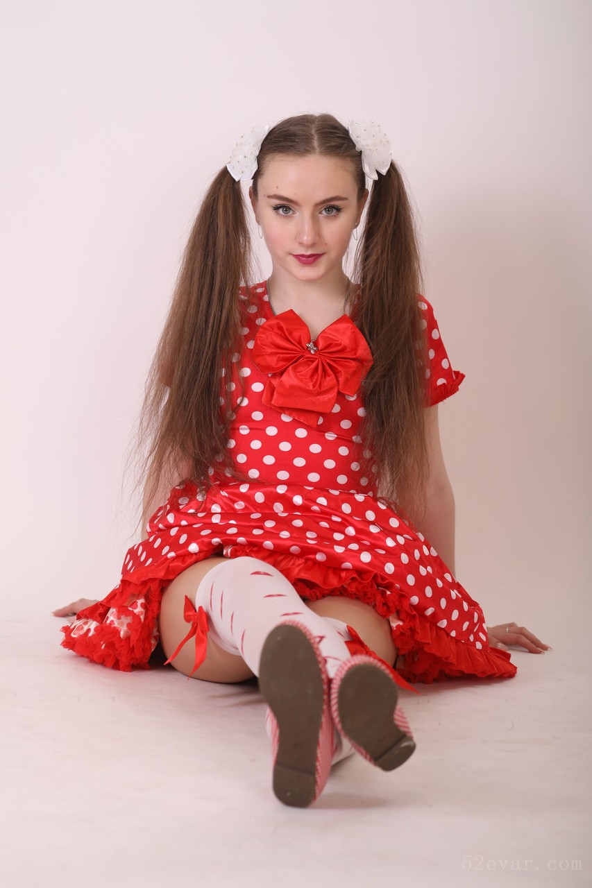 [221P] Katie双马尾红色连衣裙写真