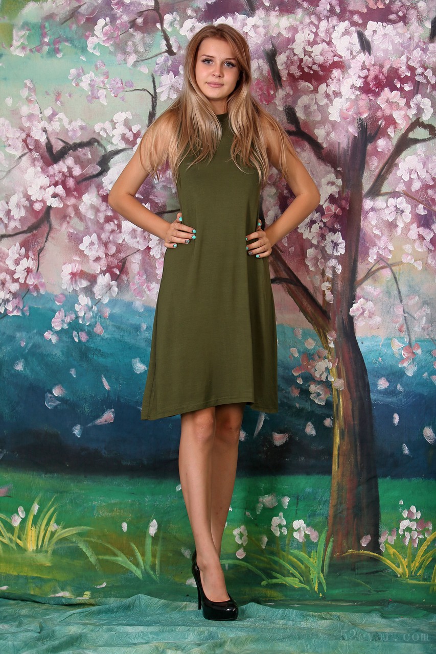 Mika樱花树下写真